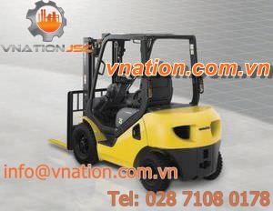 diesel forklift truck / gasoline-powered / ride-on / increased safety