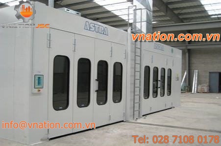 enclosed paint booth / filter / for the chemical industry
