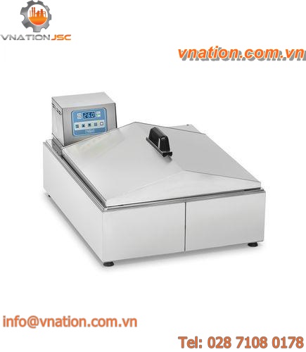circulation thermostatic bath / laboratory