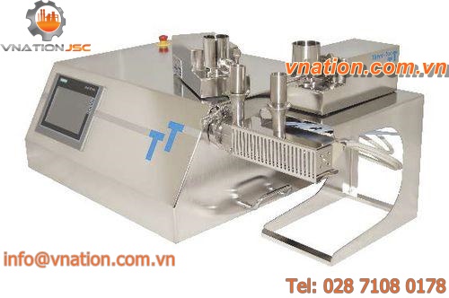parallel twin-screw extruder / laboratory
