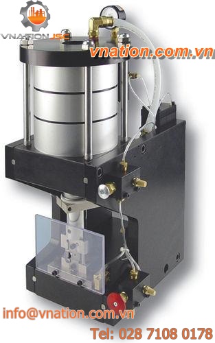 pneumatic press / for production