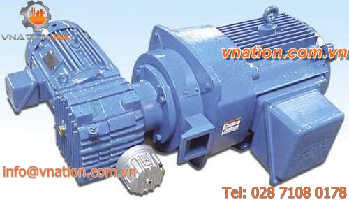 orthogonal electric gearmotor / helical / with multi-disc clutch-brake