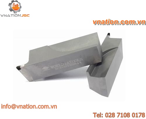 PCBN grooving insert