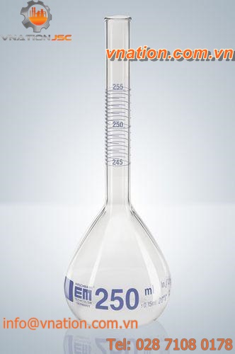 volumetric flask / borosilicate glass / for titration