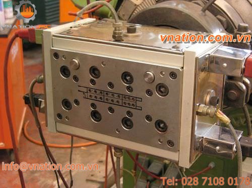 roller shutter box extrusion die