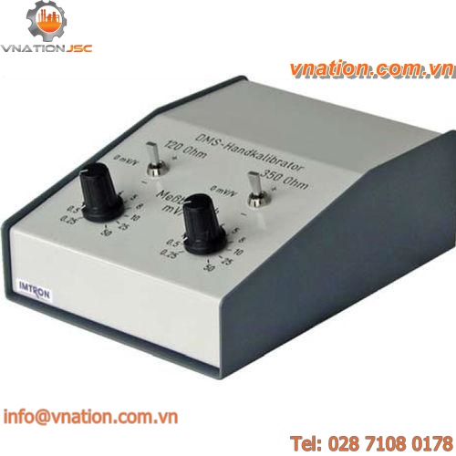 resistance calibrator / for strain-gauge amplifiers / high-precision / desk