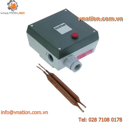 electronic thermostat / IP54 / HVAC / refrigeration plant