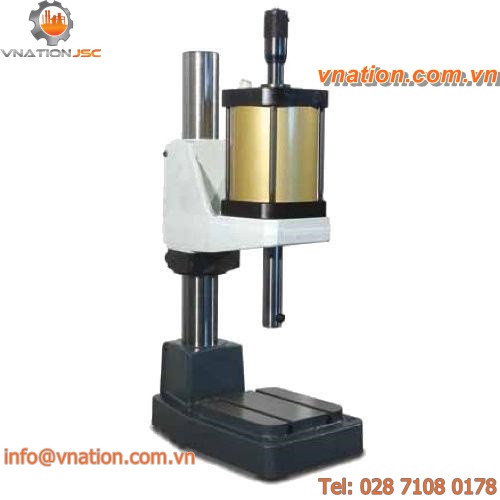 pneumatic press / riveting
