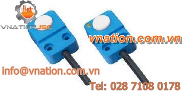 ultrasonic proximity sensor / rectangular / with switching function / IP67