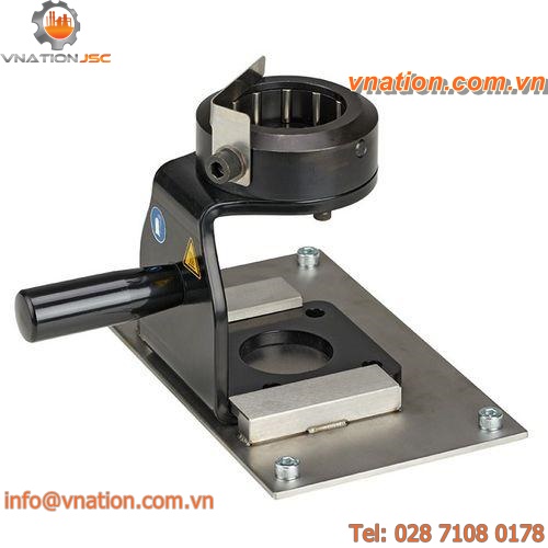 manual clamping device / for work bench / for roller bearings