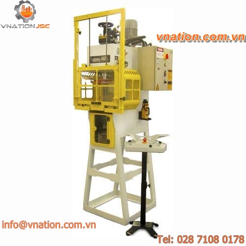 hydraulic press / forming / stamping / straightening