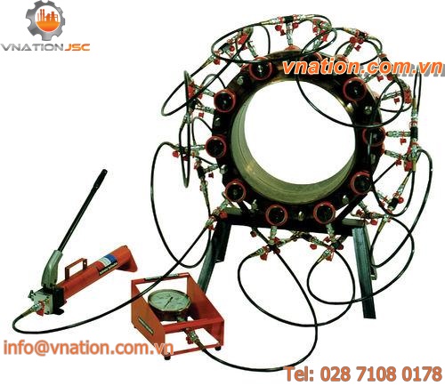 hydraulic multi-stud bolt tensioner
