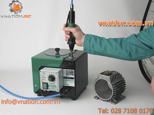 nut feeding unit