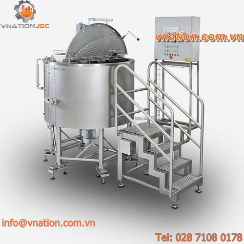 double-jacketed cooker / steam