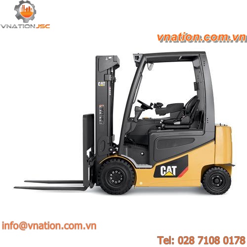 electric forklift / ride-on / 4-wheel / pneumatic tire