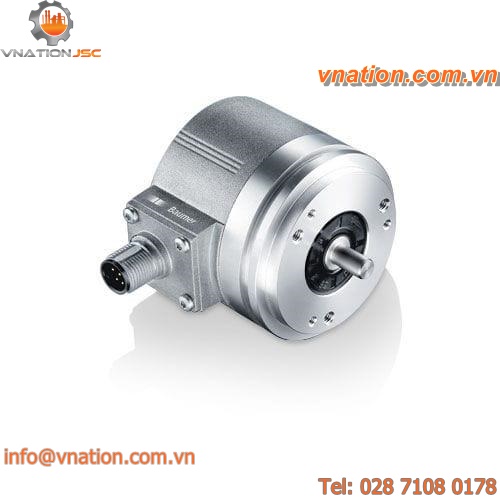 incremental rotary encoder / optical / solid-shaft / with clamping flange