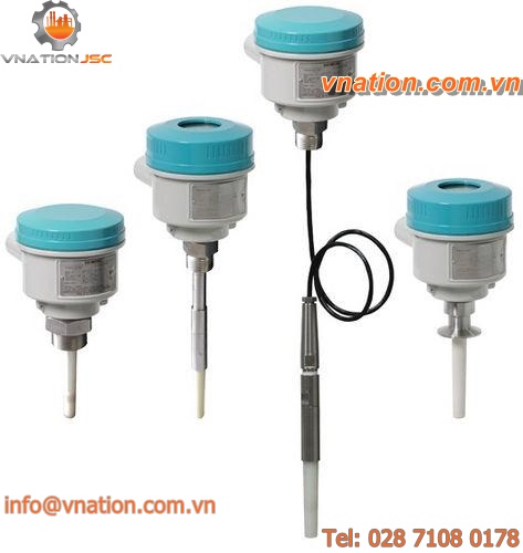 capacitive level switch / for solids and liquids / threaded / digital