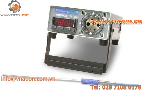 temperature calibrator / portable / dry-block / digital