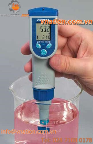 portable pH meter / process / with LCD display