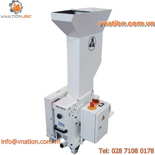 knife plastic granulator / rotor / horizontal / for injection molding