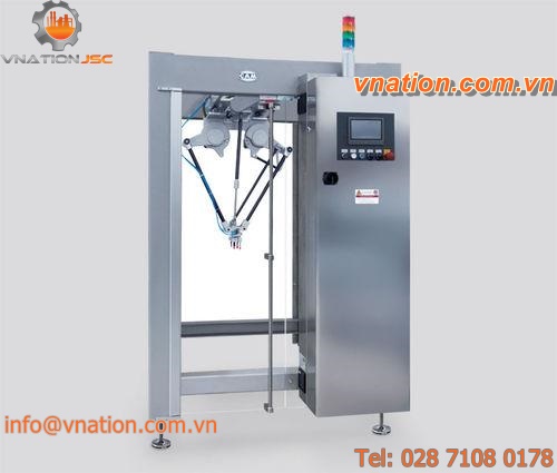 pick-and-place robotic cell / bottle / box