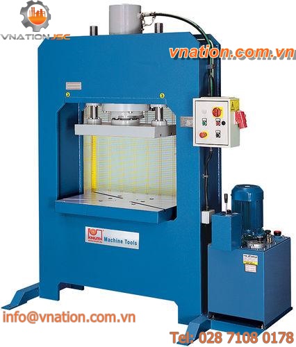 hydraulic press / blanking / workshop