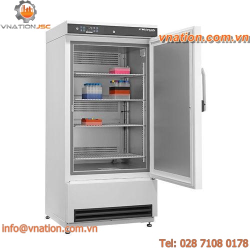 laboratory freezer / vertical / cooling