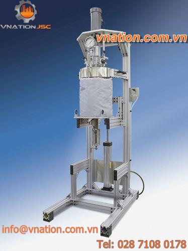 chemical reactor / stirred tank / laboratory