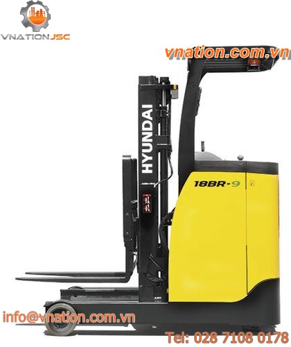 electric forklift