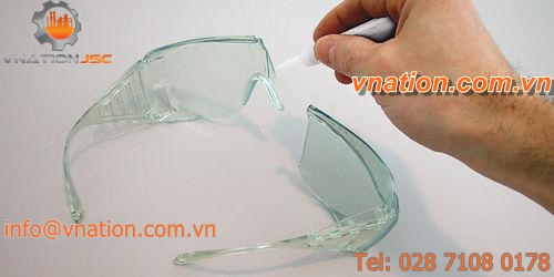 cyanoacrylate adhesive / single-component / shear strength / for plastics