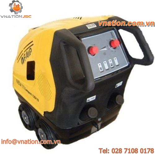 hot water cleaner / electric / mobile / professional