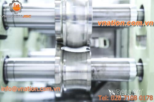 fine material roll forming machine / precision