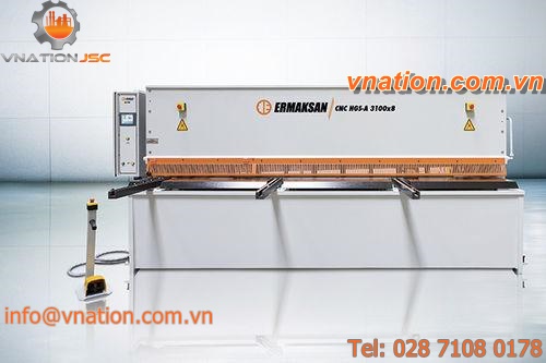 swing-beam shear / hydraulic / CNC / for metal sheets