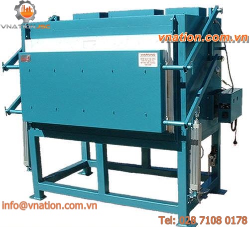 pouring furnace / chamber / pressure / laboratory