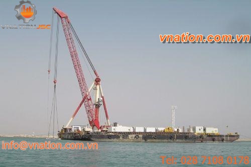 deck crane / swing-arm / for offshore applications / ship loading