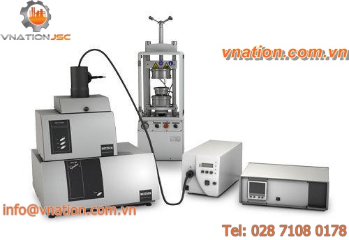 liquid analyzer / humidity / benchtop / portable
