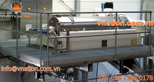 centrifugal decanter / horizontal / for the beverage industry
