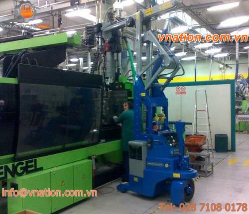 mobile crane / telescopic / mold handling