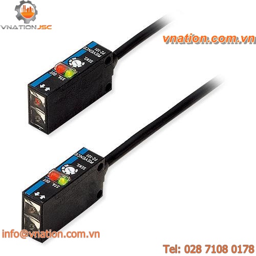 rectangular photoelectric sensor / LED / long-range / with integrated amplifier