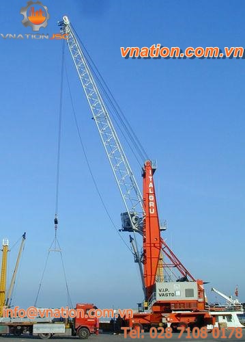 self-propelled crane / harbor / hydraulic / lifting