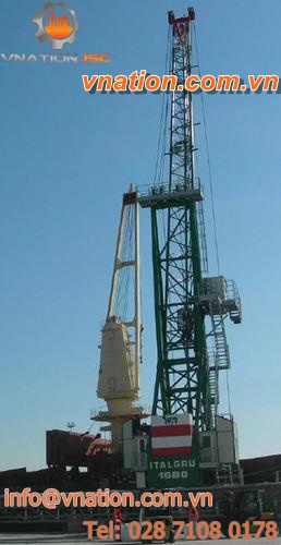 self-propelled crane / telescopic / harbor