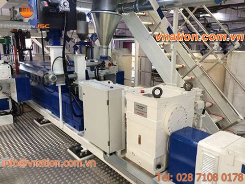 plastics recycling extruder / for PE / twin-screw