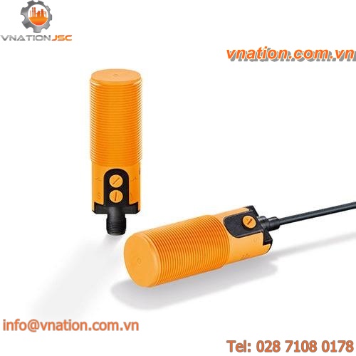 capacitive proximity sensor / cylindrical M30 / IP69K / non-contact