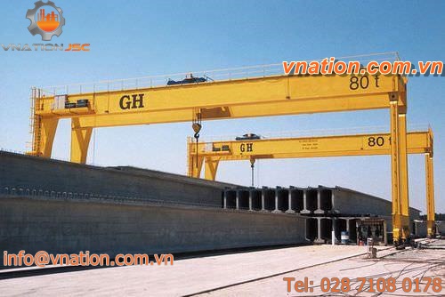 double-girder gantry crane / rail-mounted