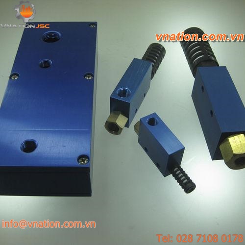 compact vacuum generator-ejector