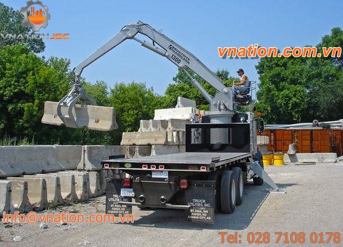 truck-mounted crane / for construction / materials handling / for heavy-duty applications