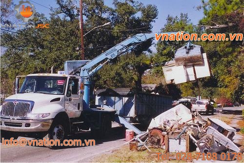 truck-mounted crane / telescopic / materials handling / for auto wrecking yards