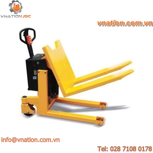 hand pallet truck / electric / stand-on / loading
