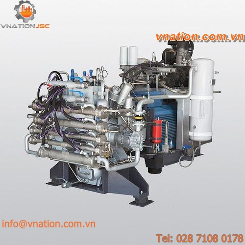 water-cooled compressor / air / piston / stationary
