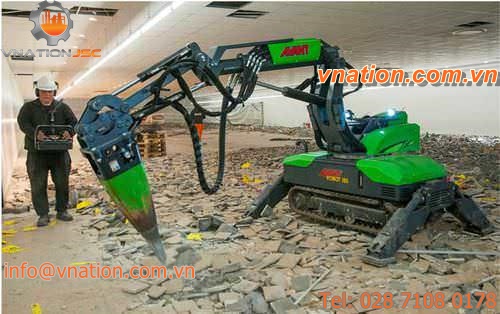 compact demolition robot / remote-controlled
